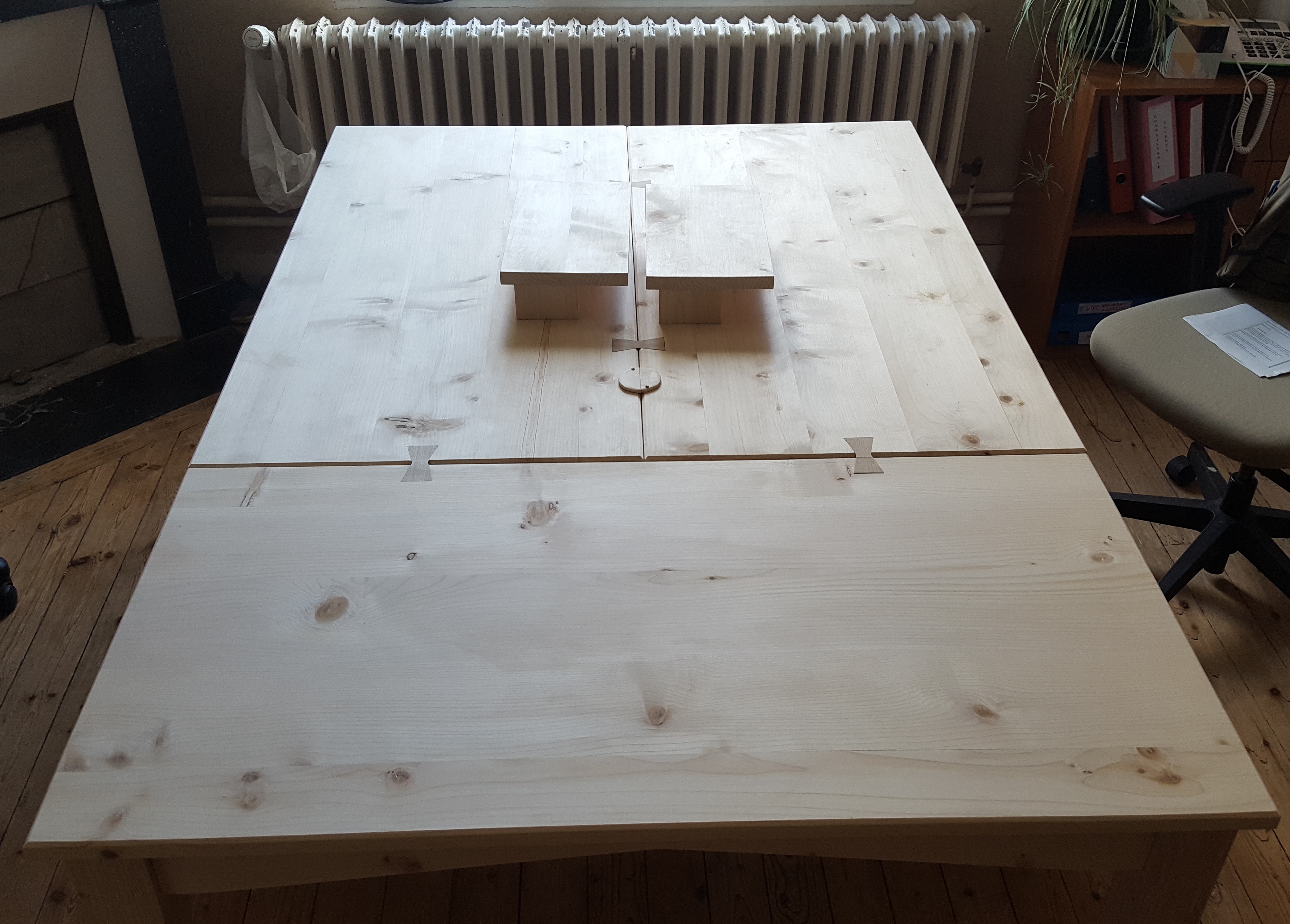 https://menuiseriesvannetaisesfr.sbs/wp-content/uploads/2019/10/ebenisterie-table-reunion-vannes.jpg