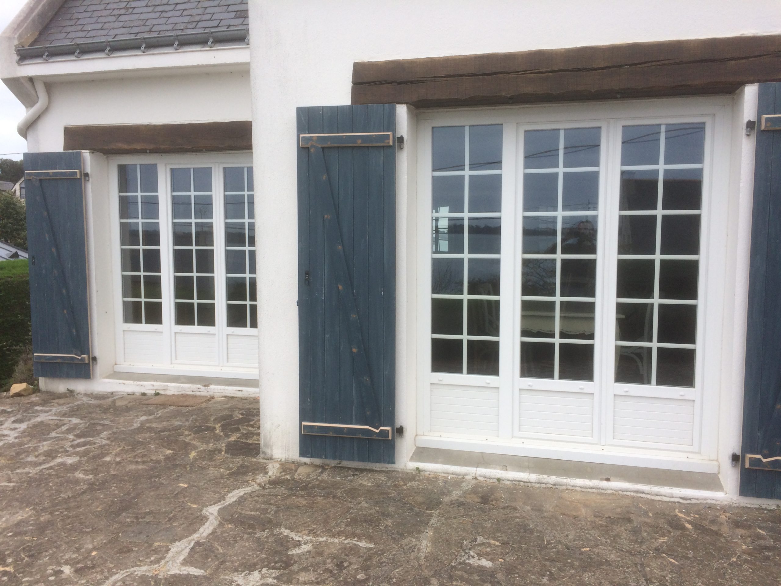 Volets bois sur mesure dans le Morbihan